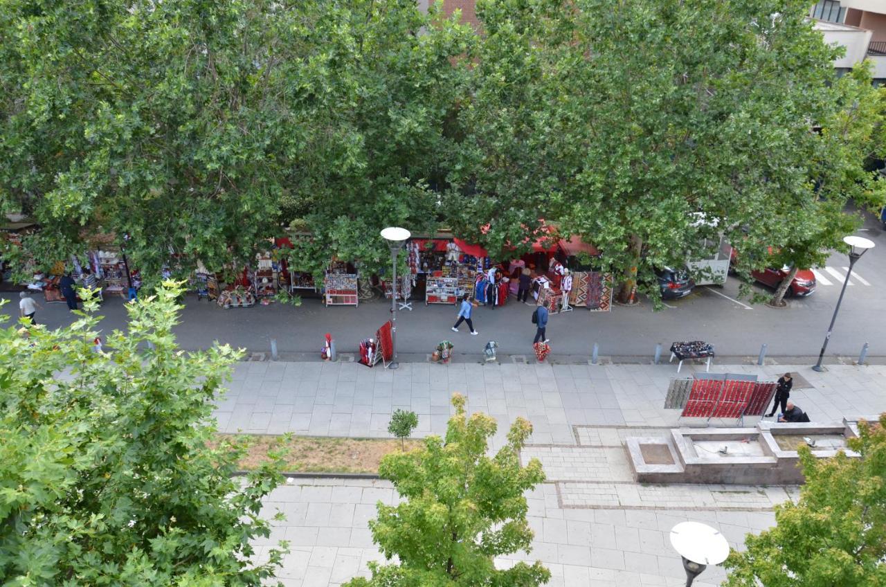 Center House Hostel Pristina Exterior photo